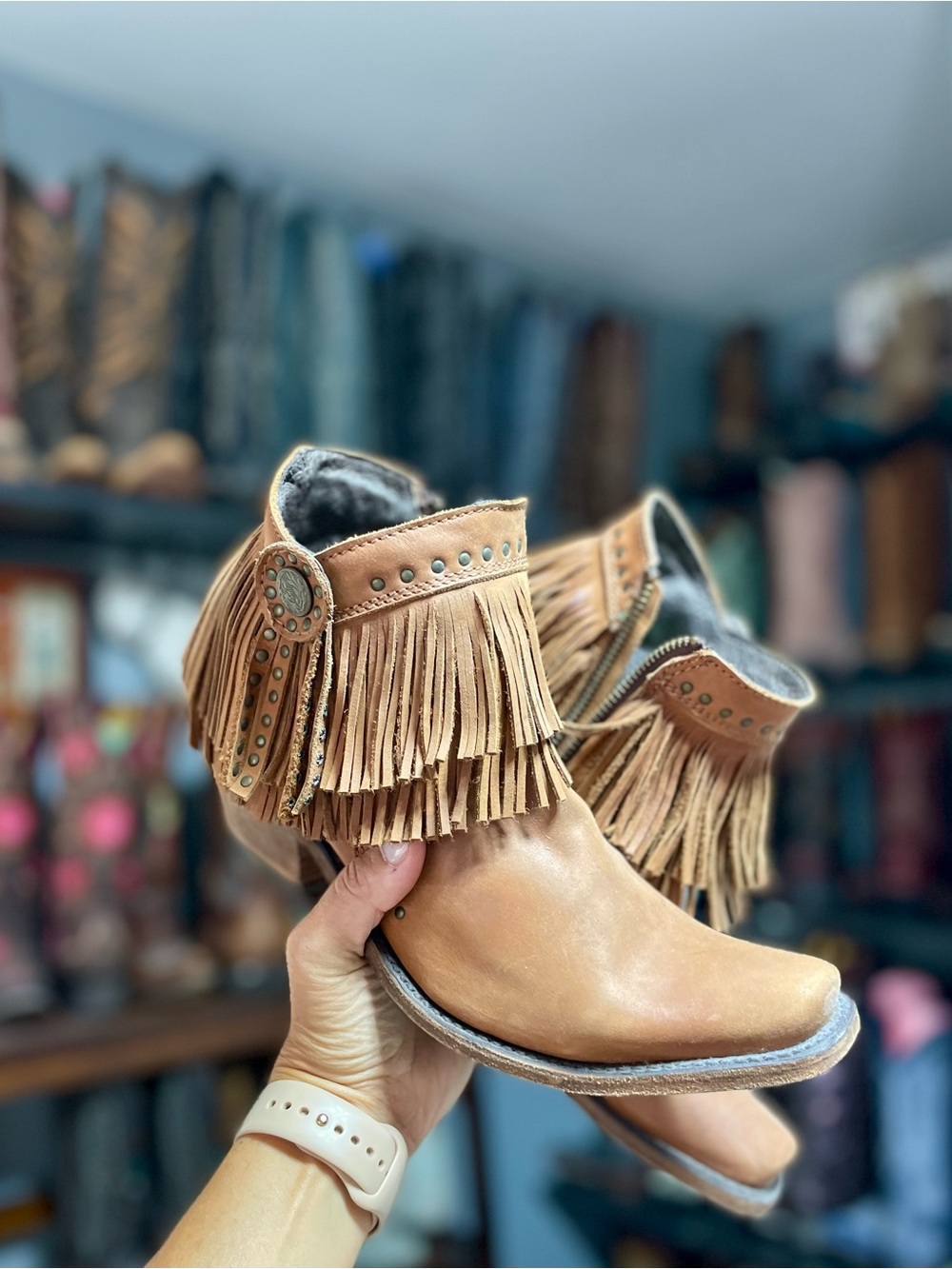 ♥️ Liberty Black Medallion 7.5B  FRINGE Brown Booties